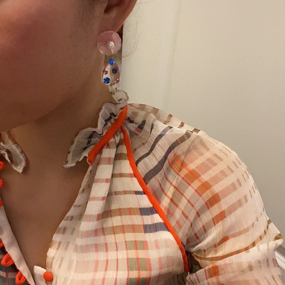 Betsey Johnson flower earrings. - Picture 4 of 7